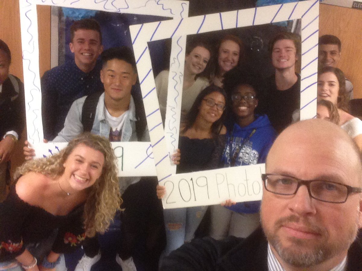 ewingsvoice's tweet photo. Check out the photo booth in the Biz Hall. Earn points for Spirit Week when you submit pics to @EwingStuCo https://t.co/LYrhH4FAJG