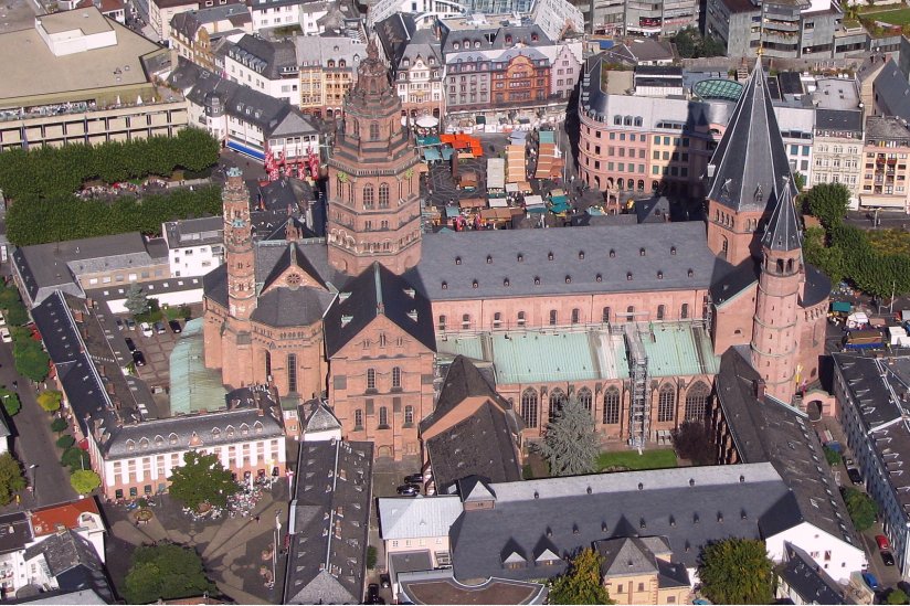 Was macht die Deutsche Einheit im Mainzer Dom? hpd.de/artikel/macht-…