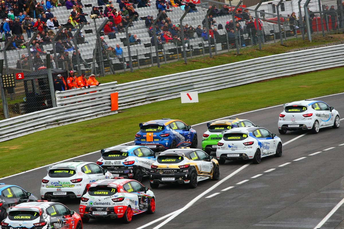UKClioCup's tweet photo. GALLERY: 2017 season finale @Brands_Hatch #Renault #ClioCup #BTCC https://t.co/lzak8HRMW0 https://t.co/TSa2e7nZdv