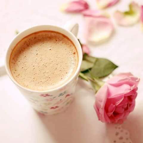 zehra_fatima12's tweet photo. السلام علیکم 🌹

میں کیسے بتاؤں کہ میرا 
چاۓ سے رشتہ کیا ہے 
کیا کبھی پھولوں سے خوشبو کے
تعلق کی وضاحت ہو سکتی ہے ؟؟

شام بخیر ☕️
#زھرا https://t.co/VWyOCBvND3