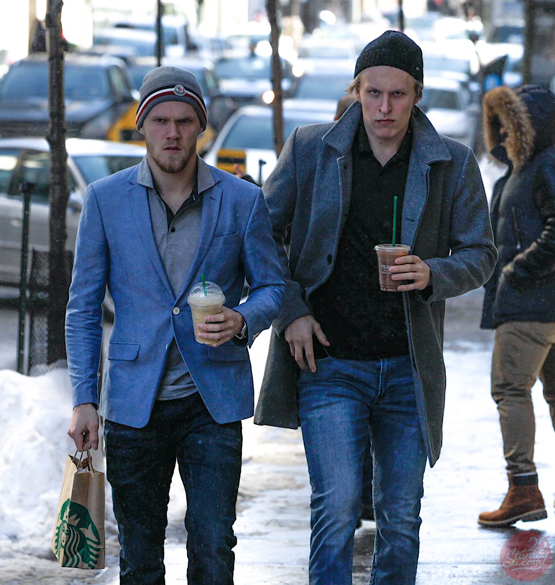 DLTIJY-X0AMRqb7.jpg:large