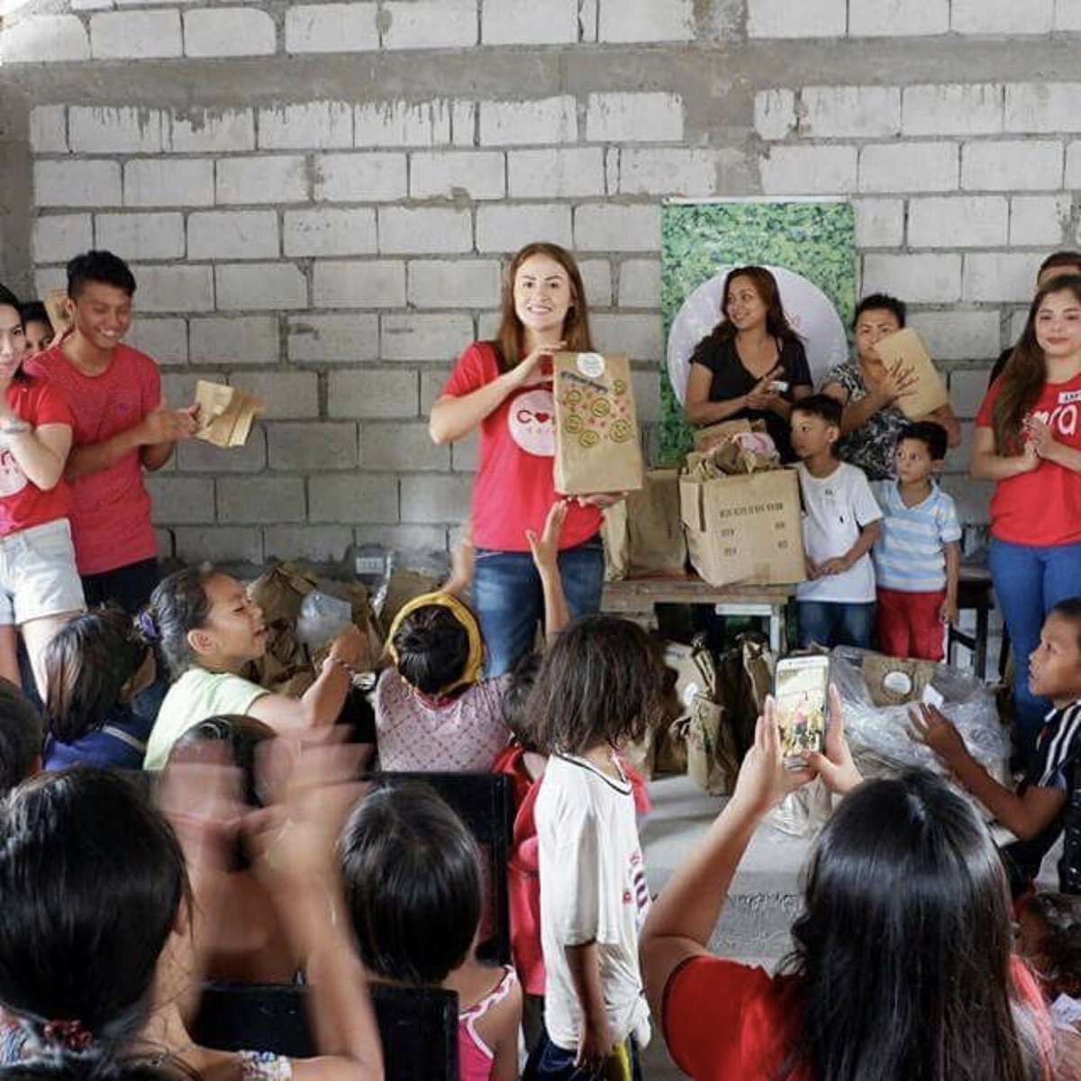 #HashtagLunchbagPH tweet media