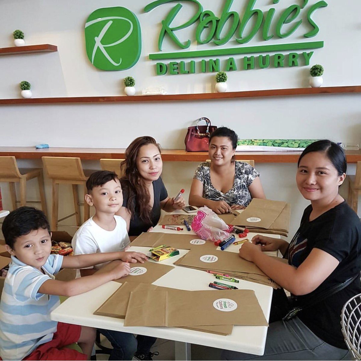 #HashtagLunchbagPH tweet media