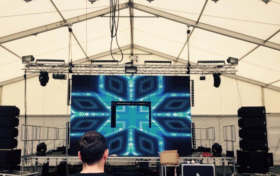 SLLFXUK's tweet image. Need #LEDscreens for indoor or outdoor events? We've got you covered with our HD P3.9, P4, and #P6LED equipment. goo.gl/Ag8BF2