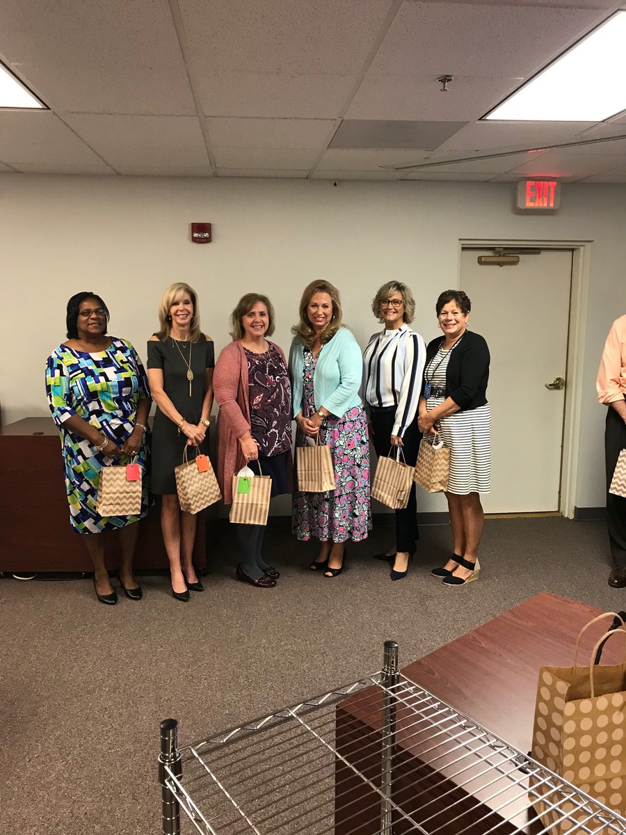 smcps_DepSup's tweet photo. These ladies have been principal for more than 15 years! #adams #mills #gilman #miluski #summers #schou #seenitall #stilllovinglife #WOW https://t.co/pCH6Uv1X7E
