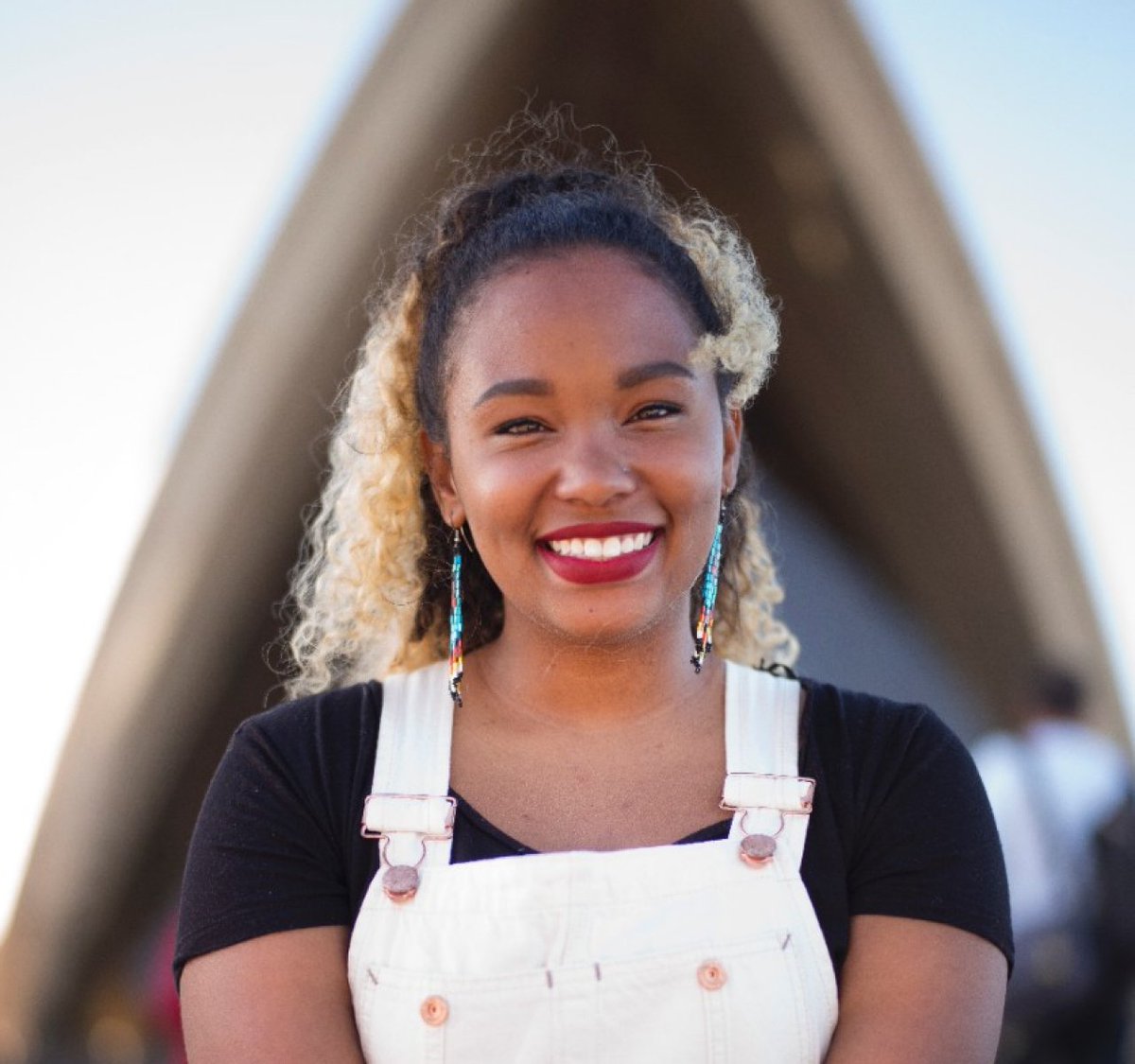 NYU_LS's tweet photo. Meet Taylor, a GLS senior &amp; @NYULondon alum, whose vision for a new Native Studies minor is coming to be at #NYU https://t.co/QEHqfziOQY https://t.co/187KMBF9bG