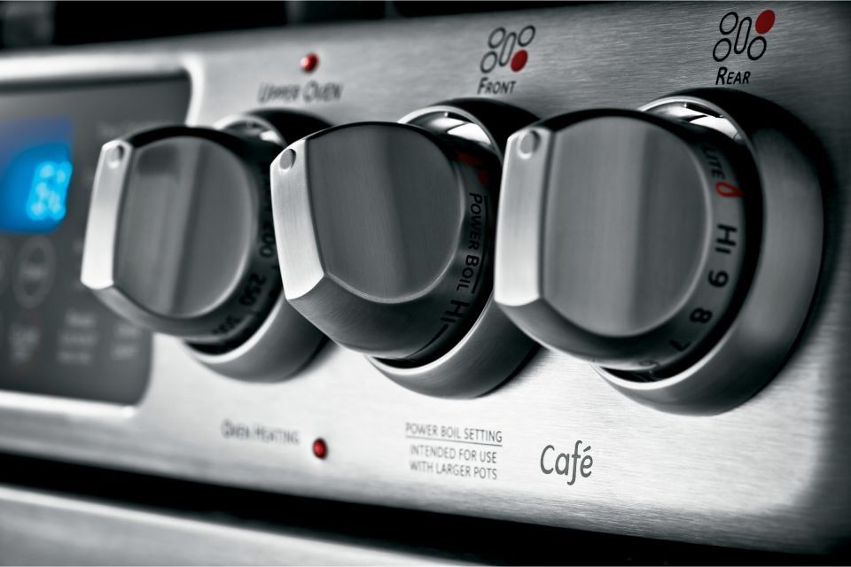 goedekers's tweet photo. An incredible gas range from GE! https://t.co/0KPtiis6hV #CGS990SETSS #GE #gasrange https://t.co/6VL51kUNPt