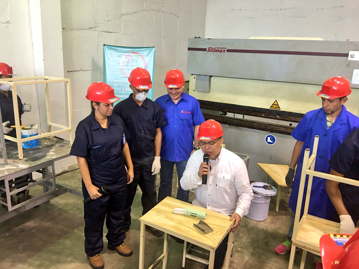 pinfantea's tweet photo. Hoy acompañamos al Min @JauaMiranda en el reimpulso de la Escuela Técnica Robinsoniana Gregorio McGregor de Coche, en Ccs https://t.co/rpce9tEafi