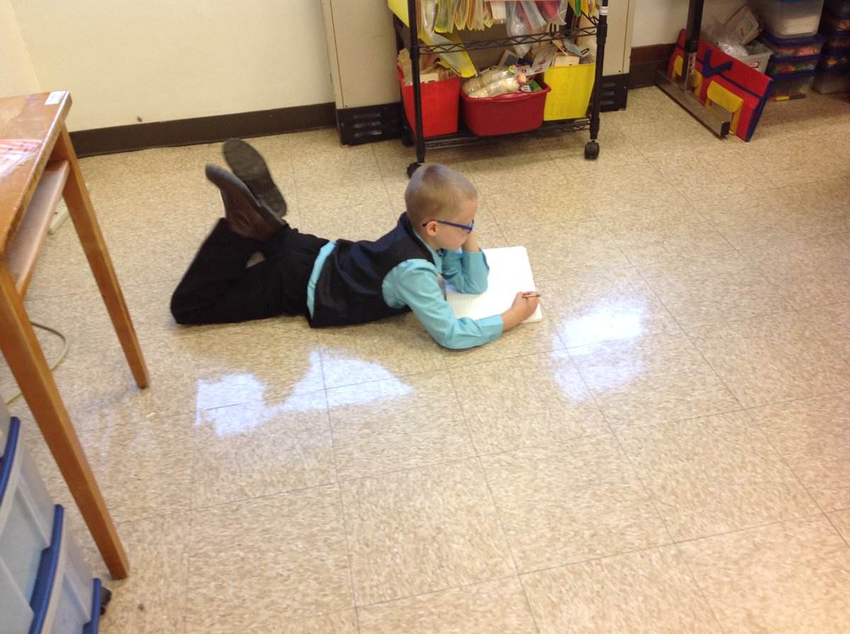 stephbhughes30's tweet photo. 3rd Grade Writing Workshop! #OliviaWahlcomingsoon #WritingWorkshop #WritingPathways #3rdgradeauthors https://t.co/p5SMh3unqN