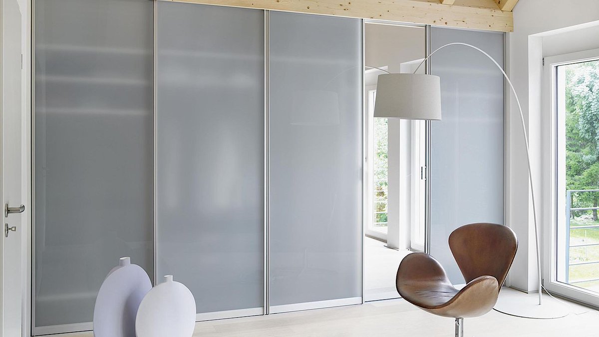 noviofyarm's tweet photo. As all of our wardrobes are bespoke, we can design a wardrobe to fit into any space #novi #yarm #bespoke #wardrobes #sliding #hinged #fitted https://t.co/F2dq2OSo9B