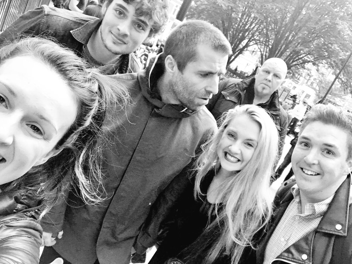 Amazing day singing on Magic FM and meeting <a href="/liamgallagher/">Liam Gallagher</a> ✨ <a href="/magicfm/">Magic Radio</a>