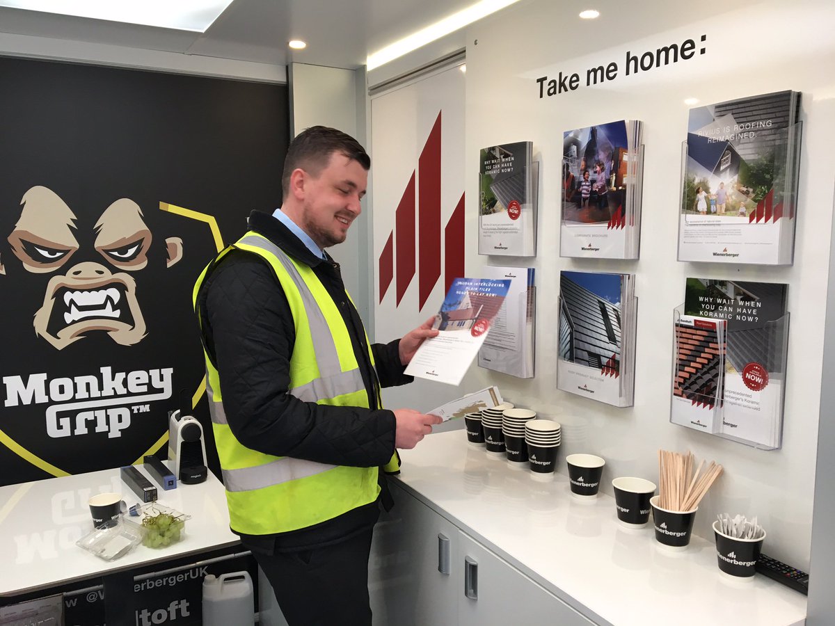 Veronique_WBUK's tweet photo. The Wienerberger Roofing Roadshow is back on the road. Great catch-up with @JewsonRoofing in Hull today #roofshow @wienerbergeruk https://t.co/nL9it6dsyS