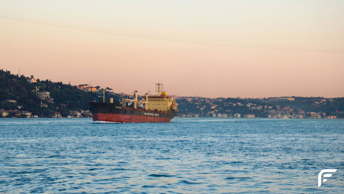 Futurewingsstu1's tweet photo. Set your course by the stars, not by the lights of every passing ship.
#futurewingsstudio #travelphotography #turkey #Canon #Ships #sea https://t.co/K3YWpRYBiR
