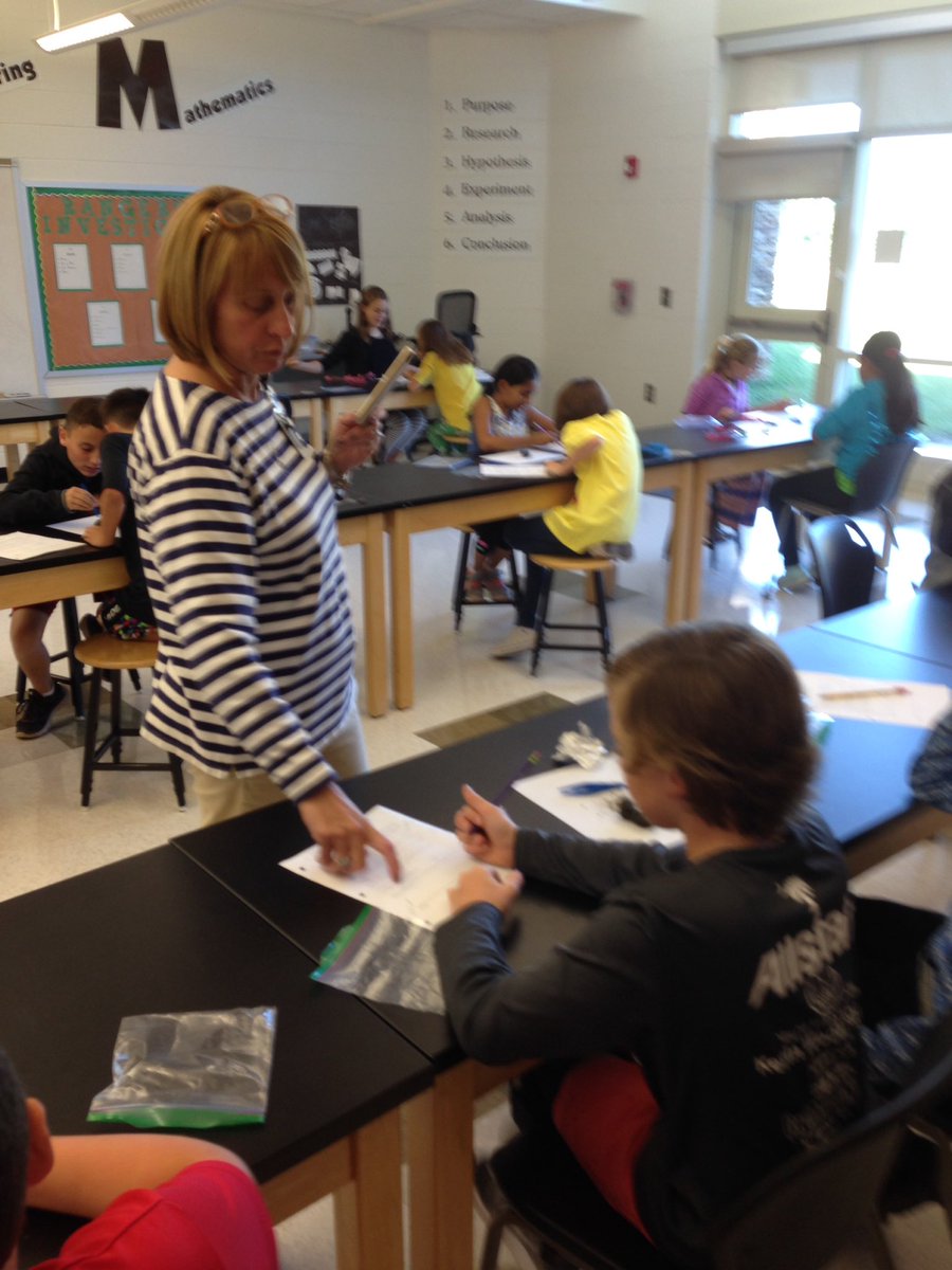 RCESLex1's tweet image. The students in @BrownRCES class are collecting lots of qualitative and quantitative data as they dissect their owl pellets. #oneRCE