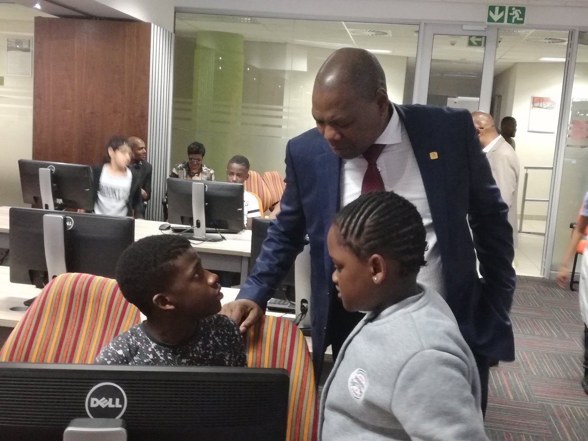 Bongi_ATG's tweet photo. It seems like team Culture Industry have secured their first client as they impress Dr Mkhize with their pitch @africateengeeks #FOC2017 https://t.co/Jpc37ot2a6
