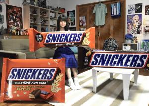 nogizaka46's tweet photo. 【ニュース更新】 齋藤飛鳥が「スニッカーズ(R)」新テレビCM「毒舌アイドル」篇に出演決定！ https://t.co/8jkyb20cKe https://t.co/0RHYVb8YbW