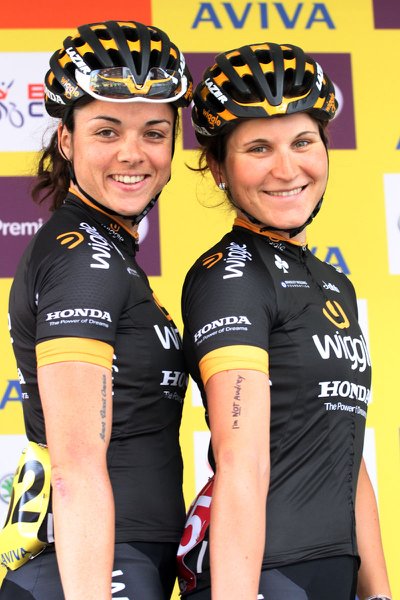 Beautiful tattoos in the peloton of <a href="/LVillumsen/">Linda Villumsen</a>, <a href="/SorayaPaladin/">Soraya Paladin</a>, <a href="/annatrevisi/">anna trevisi</a> and <a href="/CordonRagot/">Audrey CORDON-RAGOT</a> "I'm NOT Audrey"😂
#Womenscycling #Tattoo #ink