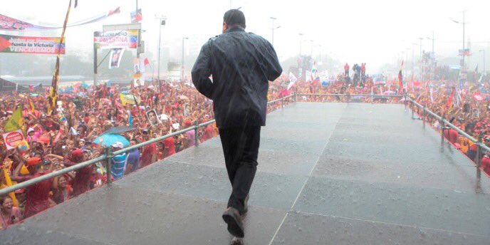 CarylBertho's tweet photo. El Comandante Hugo Chávez está en el corazón del Pueblo para siempre #4Oct https://t.co/sRGb7aXHIr