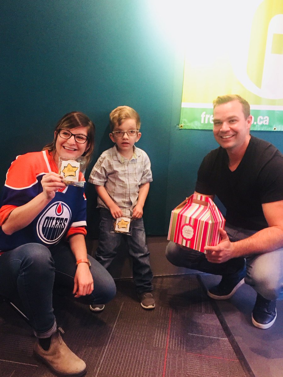 LoudMouthComm's tweet photo. Thanks @danirohs @JayHatRadio @925FreshRadio TEXT “FORKIDS” to 45678 to donate $5 to #ipadsforinspiration  #forkids #CAF70 @confettisweets! https://t.co/HuFsdxslb8