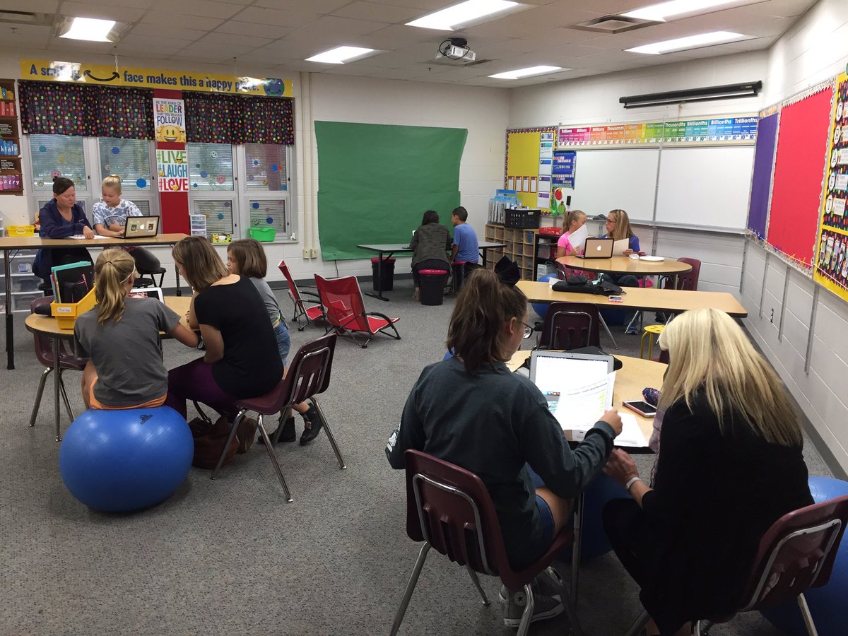 mrsarmstrongnpi's tweet photo. Student-led conferences are awesome! My students are in the spotlight and they love it 😄@NPEPrincipal #createextraodinary https://t.co/1fCdqnsaHS