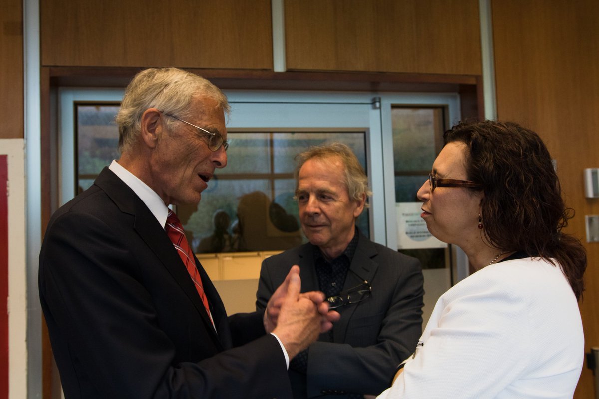 DSP_SPE's tweet photo. @GenomeQuebec If you missed it, you can 📽️ watch our forum feat @SenCowan @adthoro and N Bolduc of @BiogeniQ here 👉 #myDNAforum https://t.co/qEV8CRt6iY https://t.co/iUR5xvKDSO