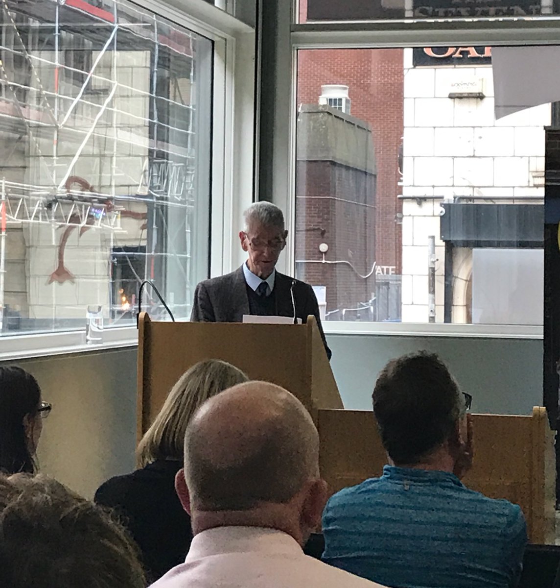 Laurenevans89's tweet photo. Derek's Top Ten Tips to help feel less lonely #AFMStrategy @buzzmanc https://t.co/ACdRJ1yeMC