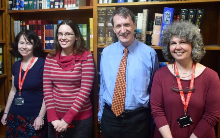SwanseaUniLib's tweet photo. Cyfarfod y tîm ar gyfer Celfyddydau a'r Dyniaethau. Gallwn eich helpu i ganfod y wybodaeth! https://t.co/ocnJwXNhH5 #loveSULibraries https://t.co/8KAGytIThS