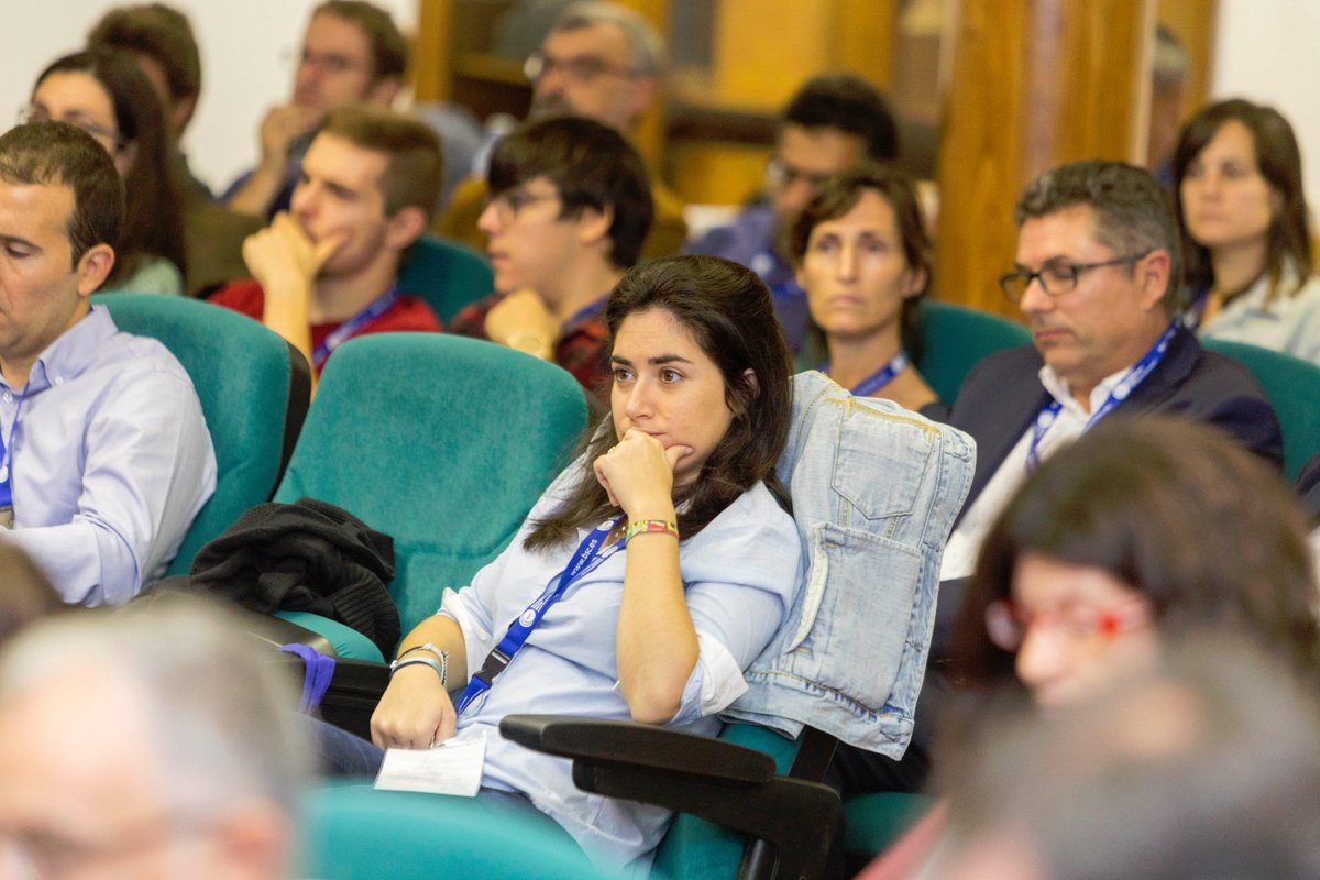 RES_HPC's tweet photo. Ya puedes ver las fotografías de la Jornada de Usuarios en la web 📸 https://t.co/zQYqmvFb8t #RESusers17 https://t.co/atr5PjLUNV
