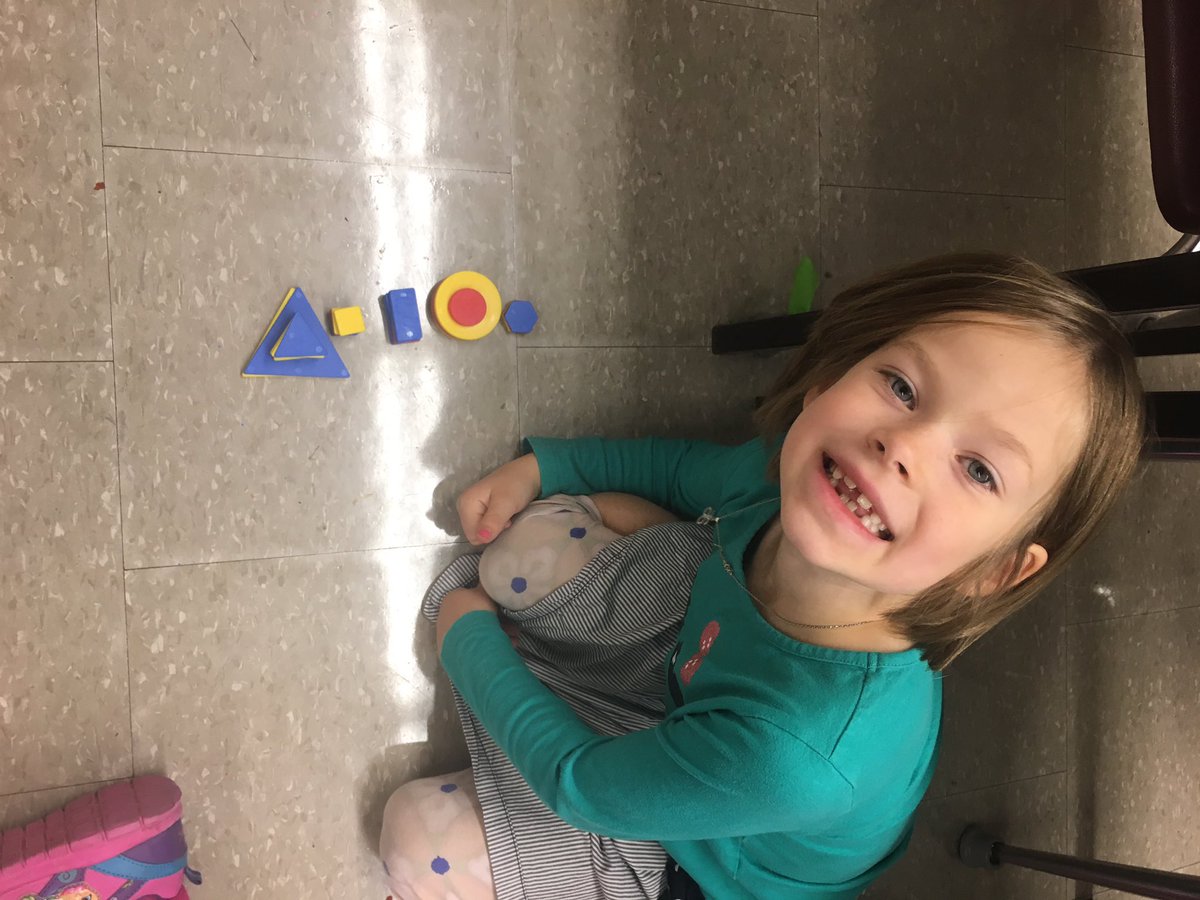 MrStewart_3S's tweet image. From #mathworkshop to #grade1classroom - thanks @TeatherBoard for sparking today&apos;s lesson #sortingfun #attributeblocks @EIMJaguars