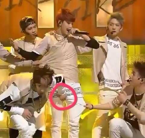 Got753622057's tweet photo. นี่มันคืออะไรค่ะบวมทำไมบวมทำแบบนี้นั้นมันลูกรักต้วนเลยนะ😂😂
#MarkBam #รูปที่เซฟไว้ดูตอนเครียด #bammark #NOMINATEGOT7 #MarkTuan #MTVEAM #GOT7 https://t.co/Ciy25WBulE