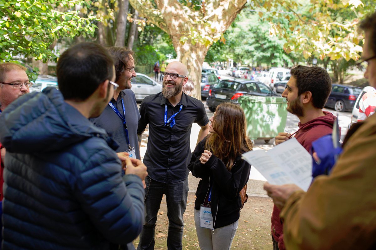 RES_HPC's tweet photo. Ya puedes ver las fotografías de la Jornada de Usuarios en la web 📸 https://t.co/zQYqmvFb8t #RESusers17 https://t.co/atr5PjLUNV