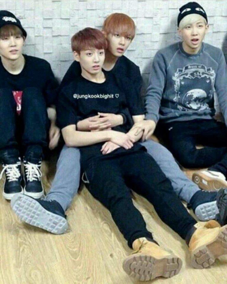 khai29_'s tweet photo. 🌊.... 🚢.....🌊
#vkook #taekook ❤️🖤
#continuevoting 👍🏼 https://t.co/WwG3zd8WGB