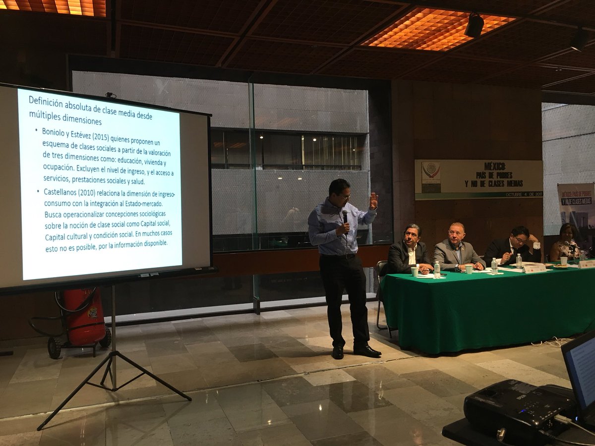 MarcoGamaSLP's tweet photo. Presentación del estudio “México: País de pobres y no de clases medias” hacemos un acercamiento a los factores que limitan el crecimiento 🇲🇽 https://t.co/v5m4Yz8CKx