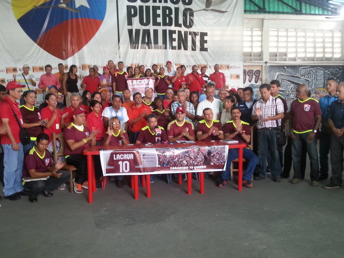 psuvpc's tweet photo. Rueda de prensa del Comando de Campaña Zamora 200 para invitar a todos los porteños al cierre de campaña el 10 O en apoyo a @rafaellacava10 https://t.co/9fgdK01Hab