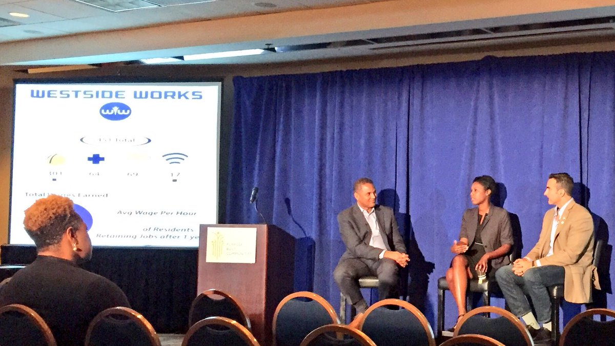 DesireStreet's tweet photo. Thanks @shonna_dorsey of @AIMCareerlink & Frank Fernandez of @westsideworks / @BlankFoundation for fantastic job opp ideas #PurposeBuilt2017 https://t.co/tFBMGkx0s1