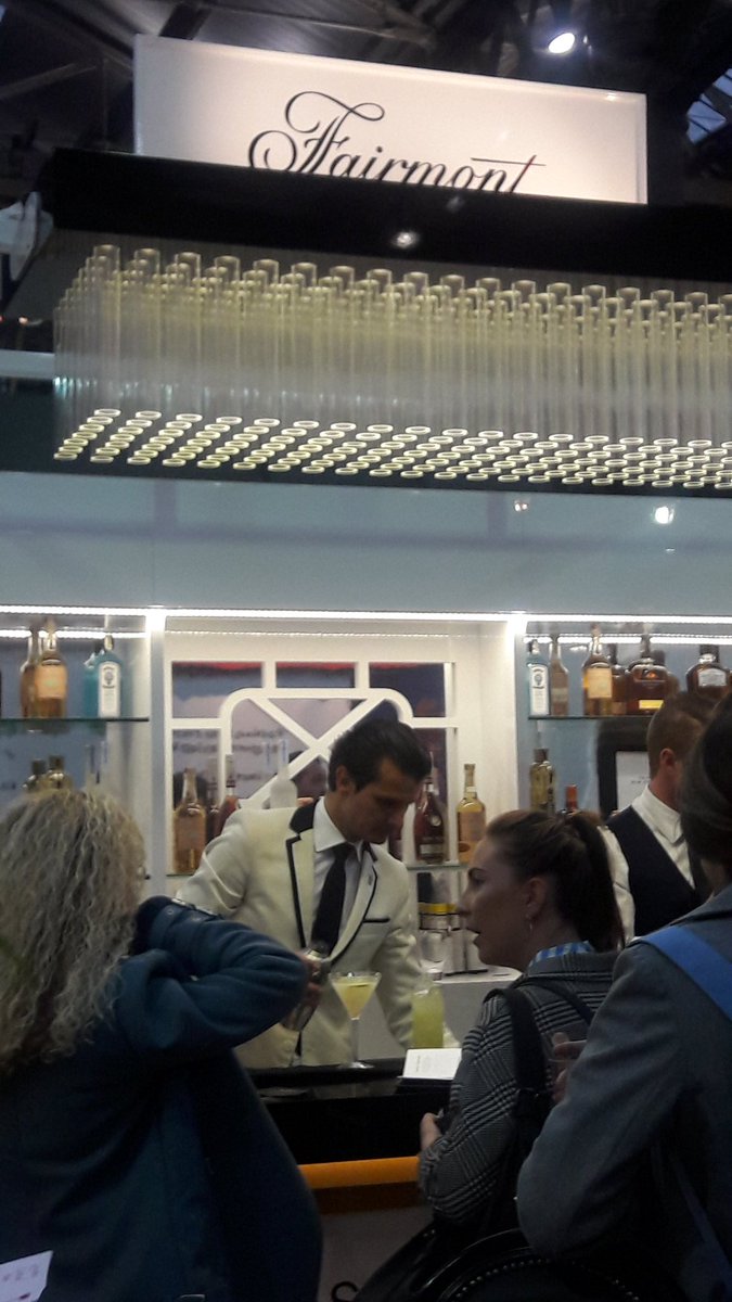 Enjoying the first class cocktails being served up by <a href="/ErikLorincz/">erik lorincz</a> and his team at the <a href="/FairmontHotels/">FairmontHotels</a> bar #LCW17