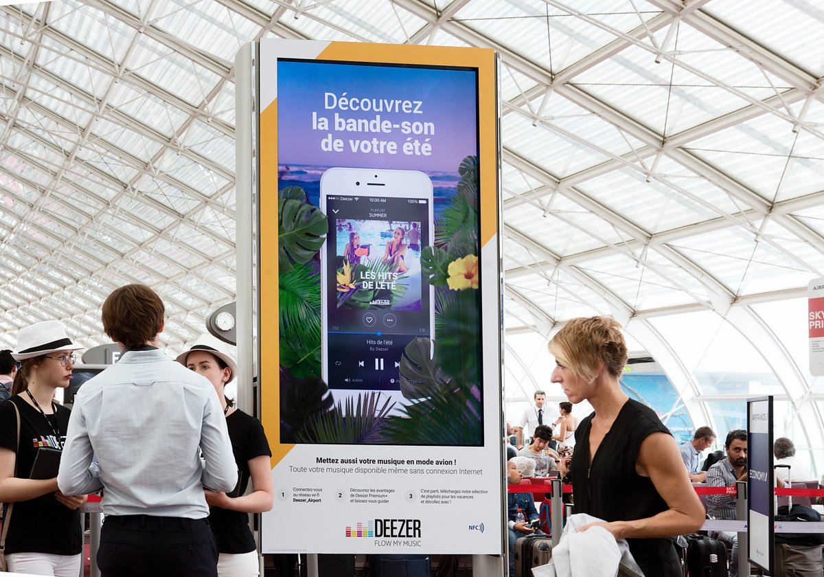 JCDecauxGlobal's tweet photo. #OOH excels at driving to online, but what content is key successful #mobileactivation campaigns? https://t.co/6RTPO4FpOp #JCDBlog https://t.co/bGx9iVCGiI