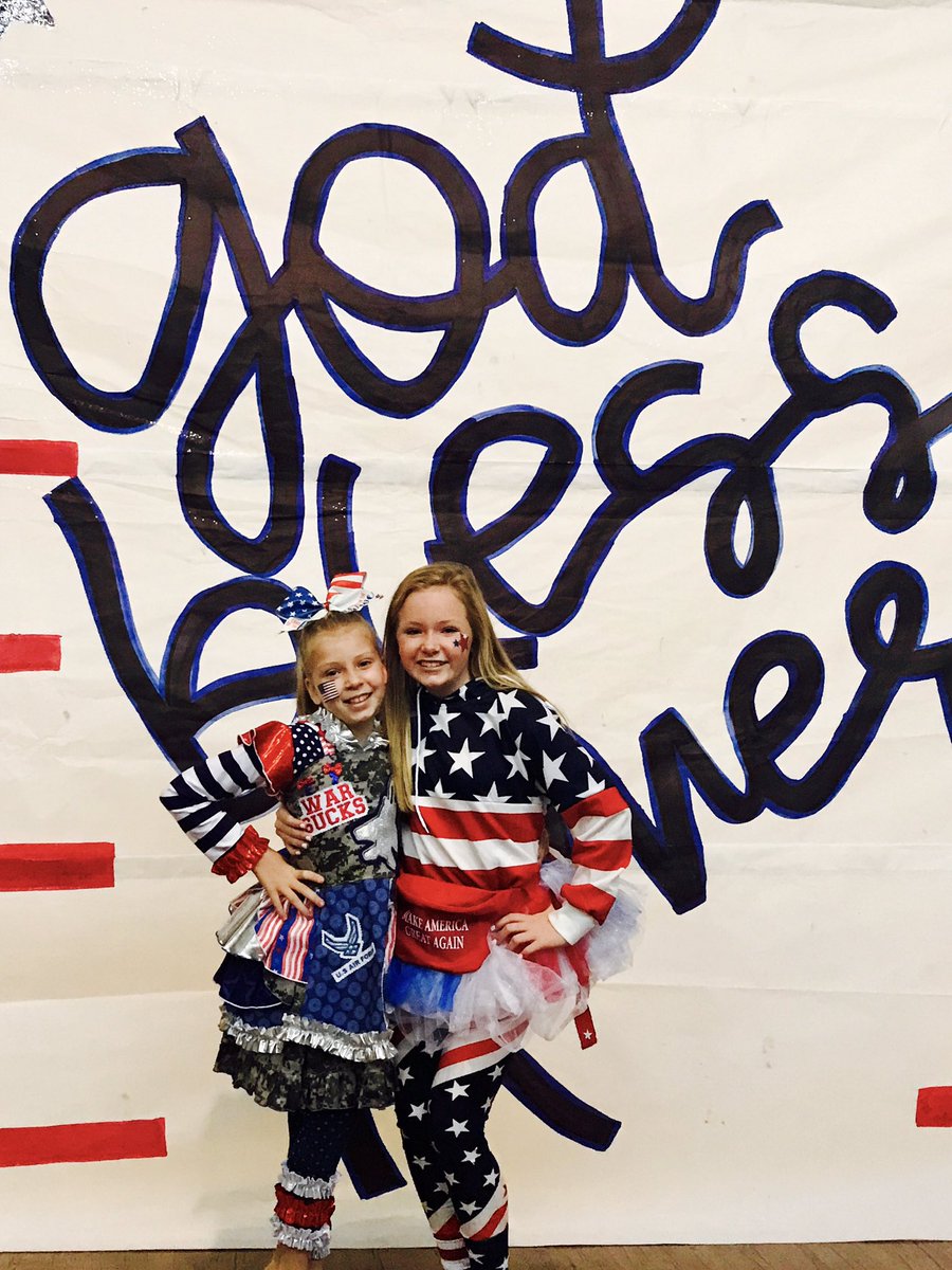 3perkinskids's tweet photo. Day 3 of #LCSHoCo2017 we ❤️America. https://t.co/McprtObiTZ