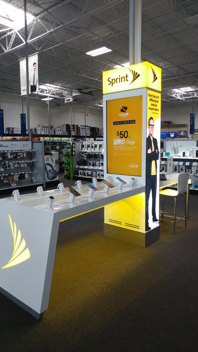 Loving the new POD at my Hammond Best Buy. <a href="/todd_margavio/">todd margavio</a> <a href="/krisspragg/">Kris Spragg</a>