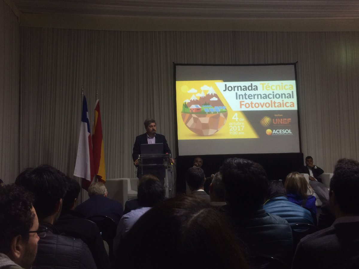 sufijaspa's tweet photo. Christian Santana Jefe de División de ERNC del Ministerio de Energía 👏👏👏  en Jornada FV Internacional 🌞 @acesol @MinEnergia @sufijaspa https://t.co/MLSVQEqNvD