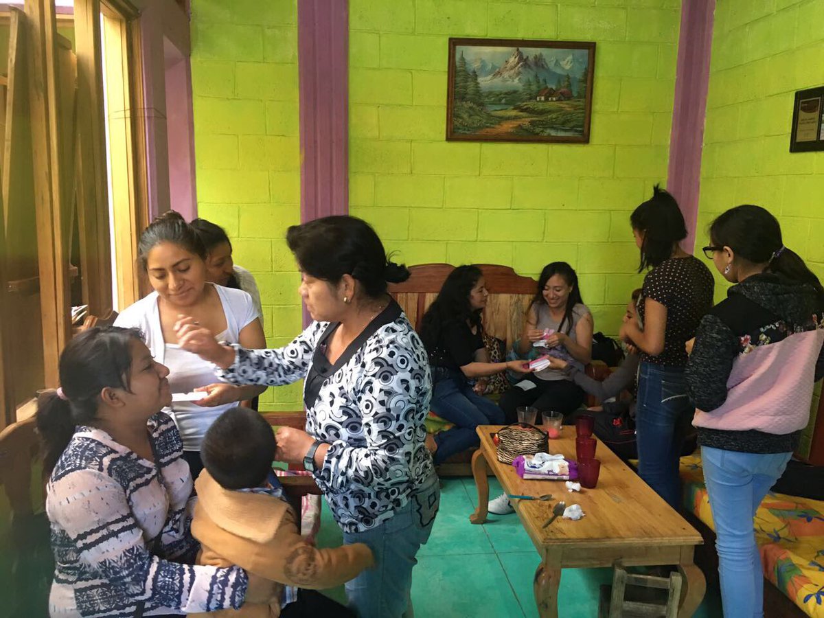 ICATECHSanCris's tweet photo. Nuestros cursos de estilismos y bienestar personal se mantienen en constante desarrollo en #SanCristóbal. https://t.co/5FzDxle50k