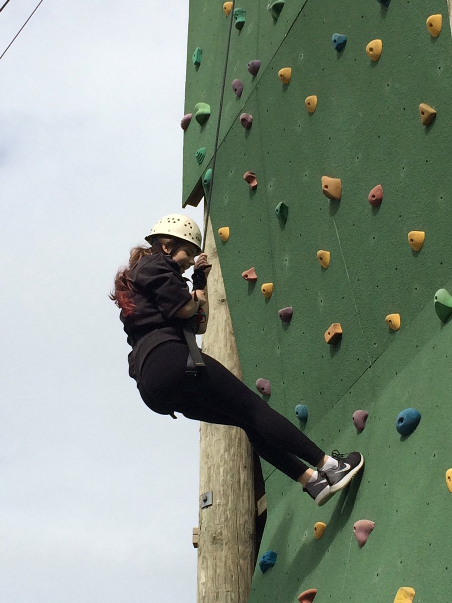 DSSSRISE's tweet photo. RISE Stepping outside our comfort zone and supporting each other #leadership #getoutside @DSSSGrizzlyDen @DavidSuzukiSS https://t.co/84x1II24GX