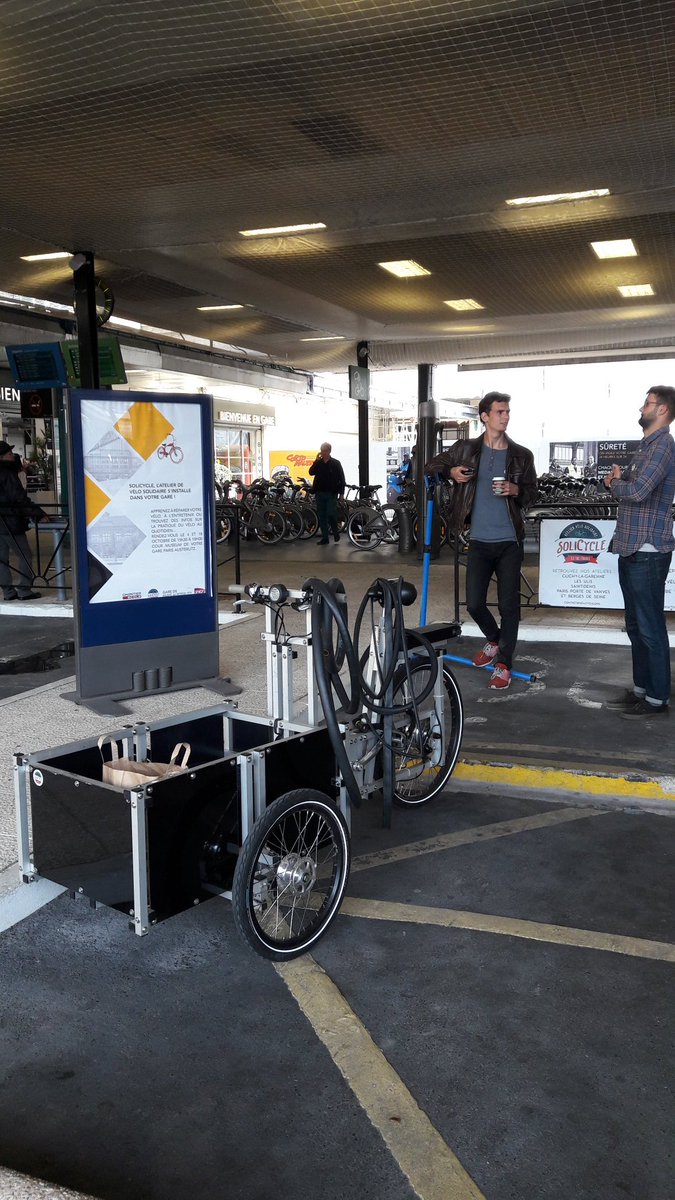 mpfouilloux's tweet photo. #SNCF vous propose de réparer votre #vélo à l'atelier #vélo  #solidaire avec @SoliCycle en gare d'Austerlitz https://t.co/1fIkZk2h33