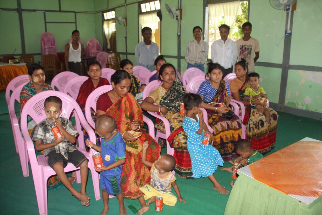 #Rakhine Latest: 8 Women &amp; 8 Children, totally 16 Hindu Victims, brought by #ARSA terrorists, arrived back from #Bangladesh Refugee Camp