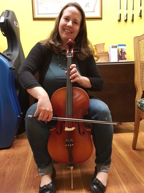 LIViolinShop's tweet photo. These tiny cellos are too cute not to have some fun with them! #liviolinshop #tinycello https://t.co/8j6Ll32C6O