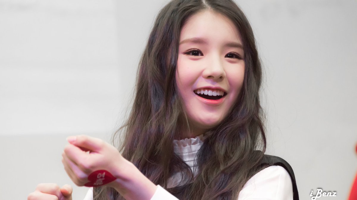 iBenz1993's tweet photo. Happy Heejin 1 year member LOONA 🎉🎉 @loonatheworld 💗💗

#HEEJIN1stAnniversary #이달의소녀 #희진 #LOONA #Heejin https://t.co/nQYsLlKmYz