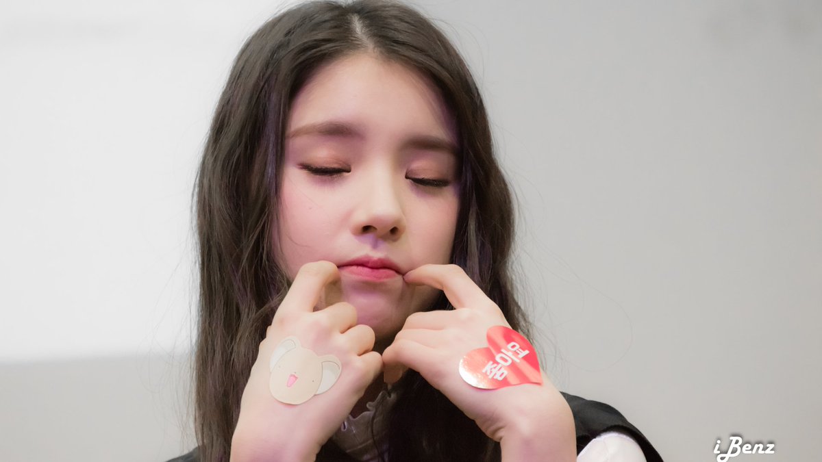 iBenz1993's tweet photo. Happy Heejin 1 year member LOONA 🎉🎉 @loonatheworld 💗💗

#HEEJIN1stAnniversary #이달의소녀 #희진 #LOONA #Heejin https://t.co/nQYsLlKmYz
