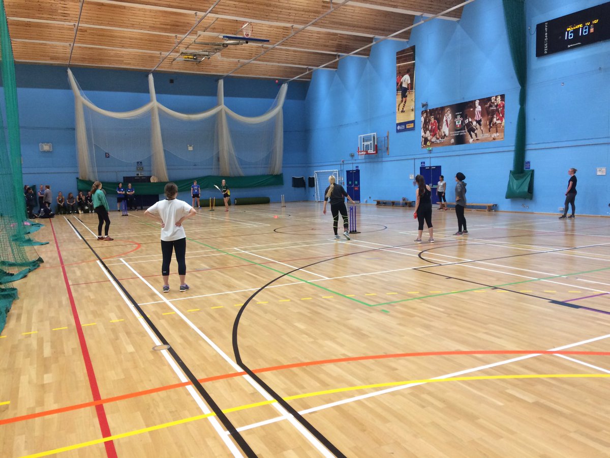 UOBWCC's tweet photo. Such a great turnout to the taster today! Hope you all enjoyed it!! #bathsport #cricketfresh #bathsu #welovecricket https://t.co/duLml72PlI