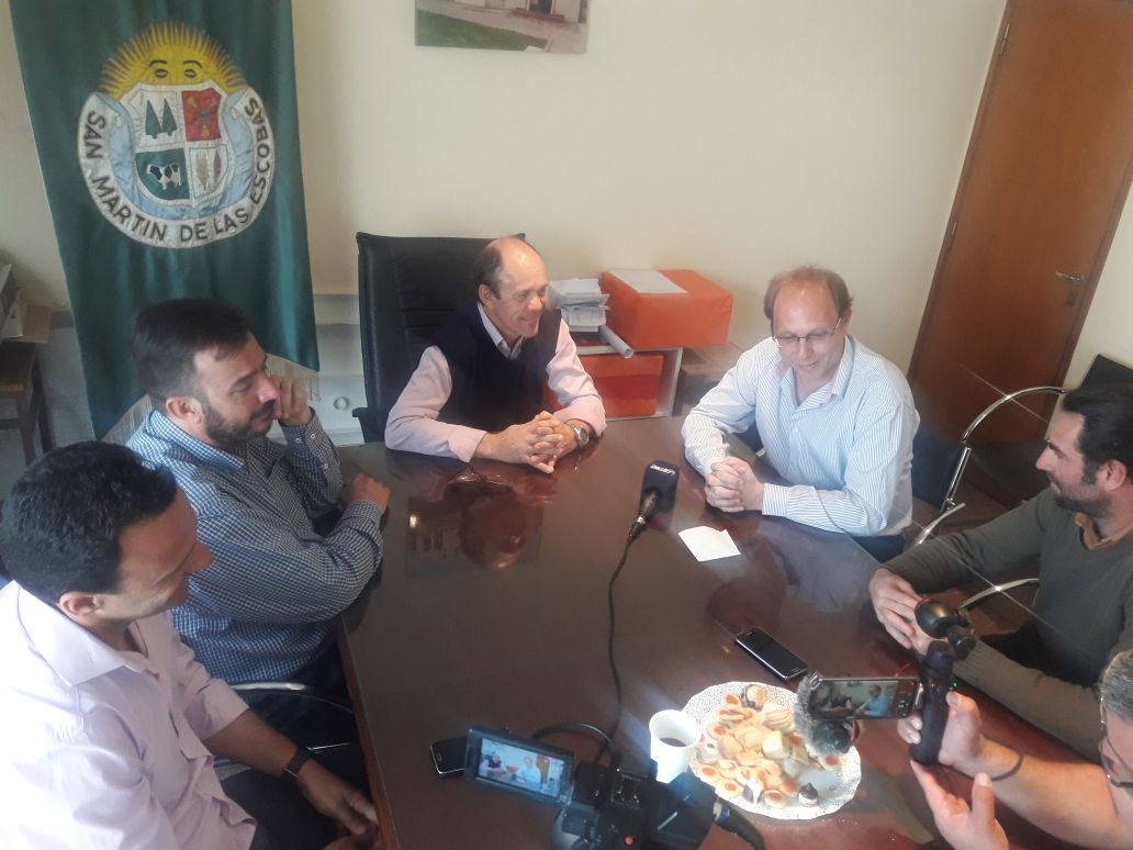 comuna_sme's tweet photo. Se realizó el acto de recepción del camión 0 km adquirido mediante el Plan "Equipar Santa Fe". Algunas imágenes del evento. https://t.co/UYsC5tnply