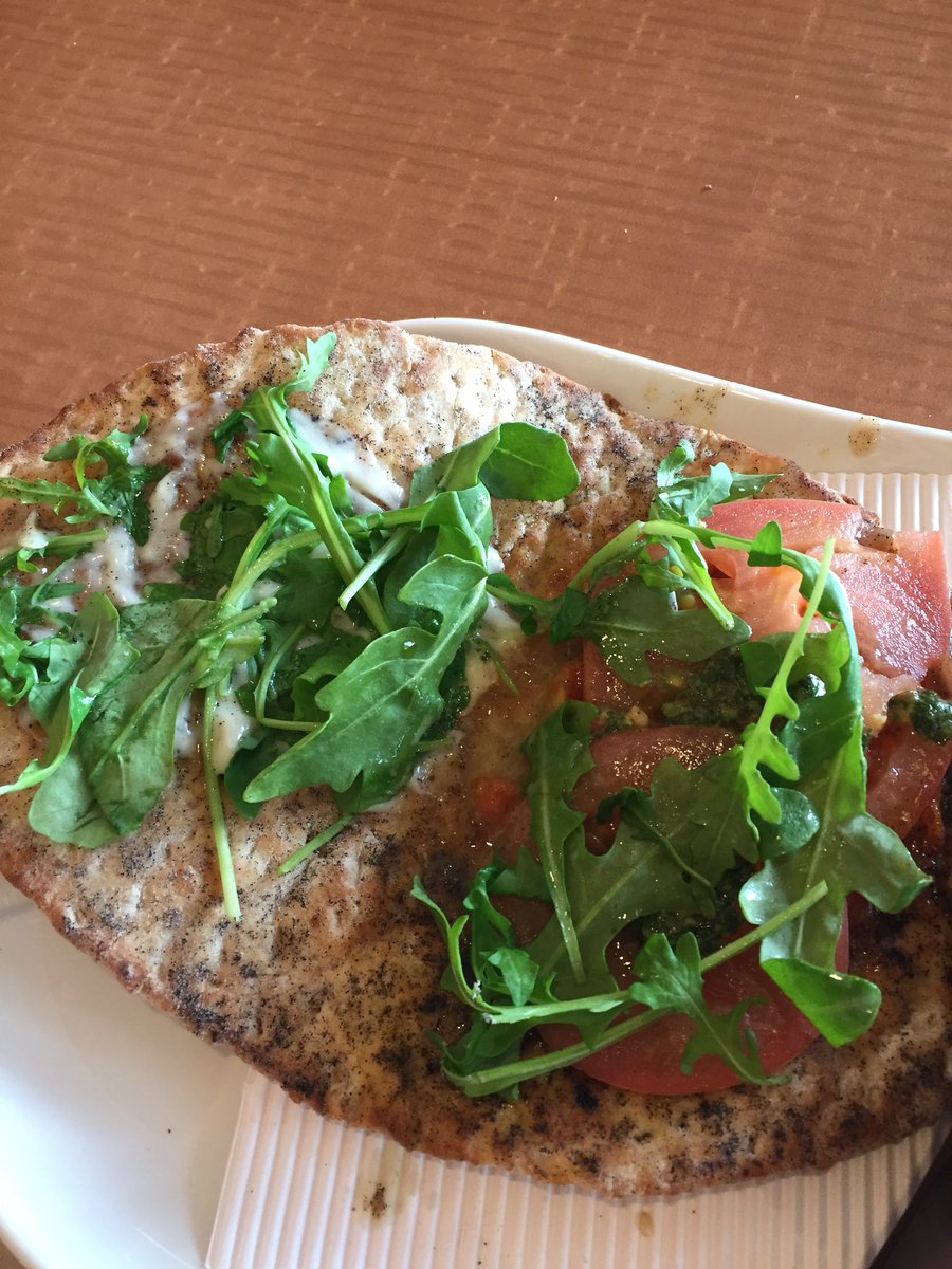 SusanneRoberts's tweet photo. Can someone get me a magnifying glass to find the cheese on my tomato mozzarella flatbread? Really @panerabread ? #wheresthecheese https://t.co/ca8jZUZPFT
